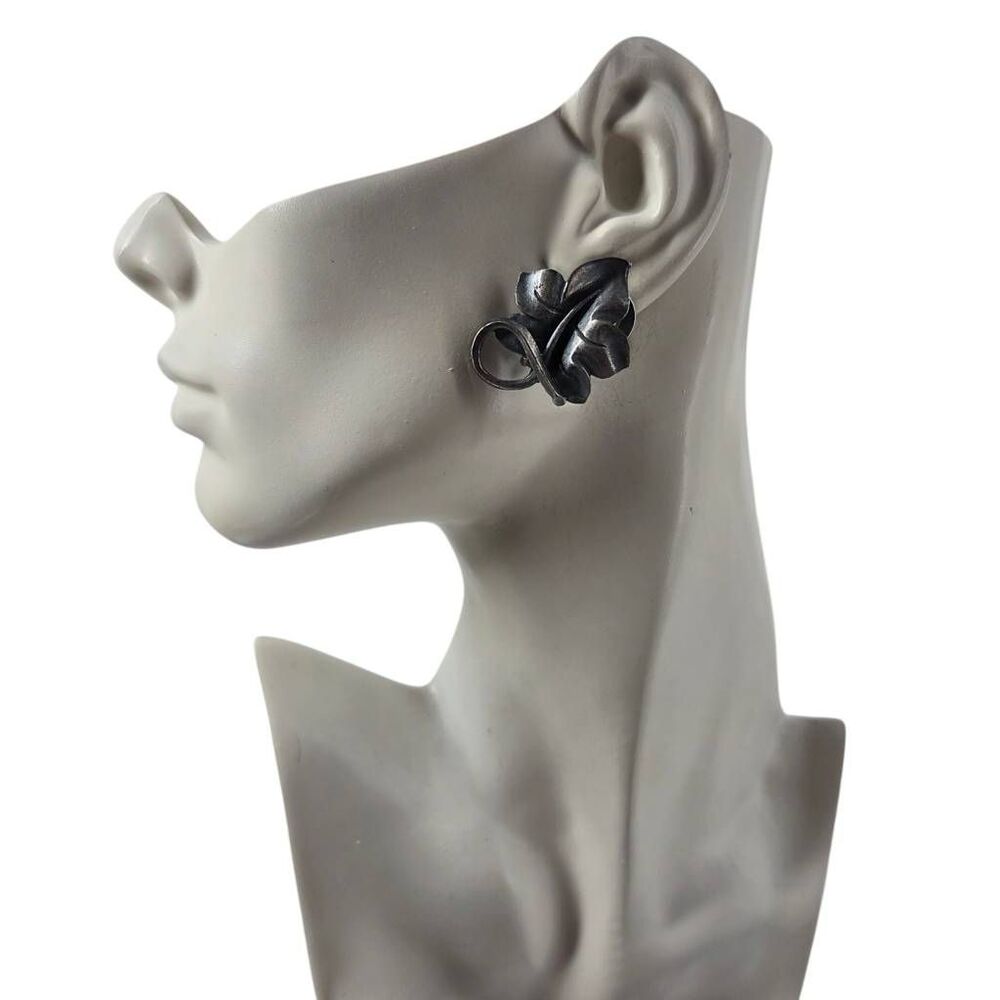 Vintage Silver Tone Leaf Clip-On Earrings | Sculptural Vine | 1.54"